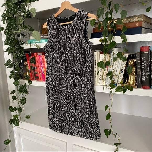 BR Tweed Shift Dress - Picture 2 of 4